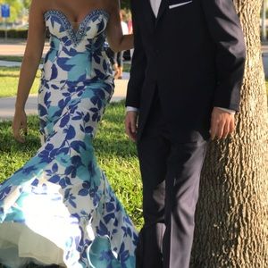 Gorgeous prom dress